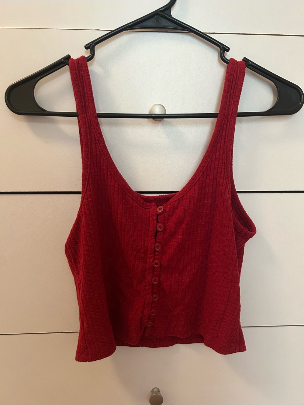 Me to We Red Ribbed Button-Front Crop Tank